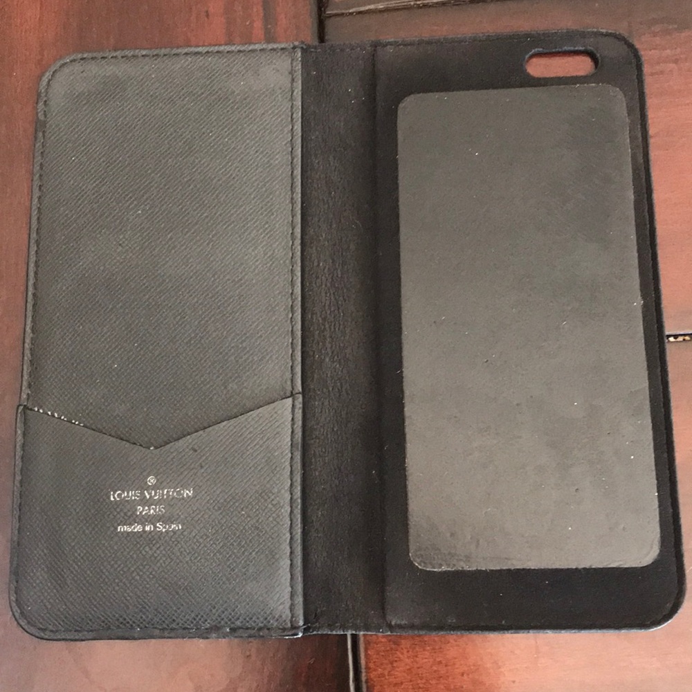 iPhone case - Picture 2 of 5